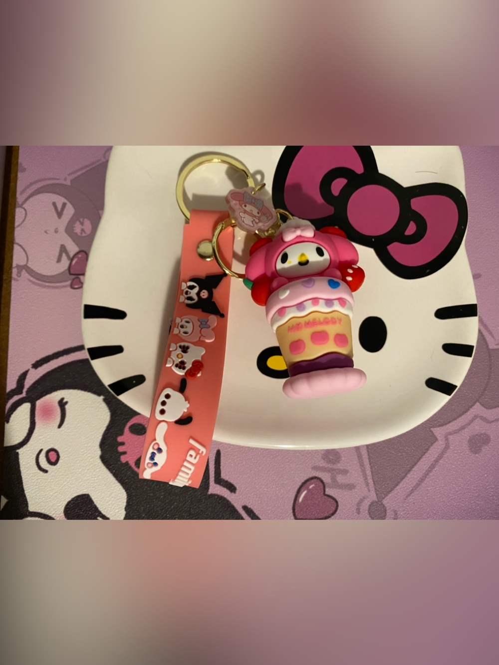 NWOT Pink Character Sundae Keychain 🩷🤍